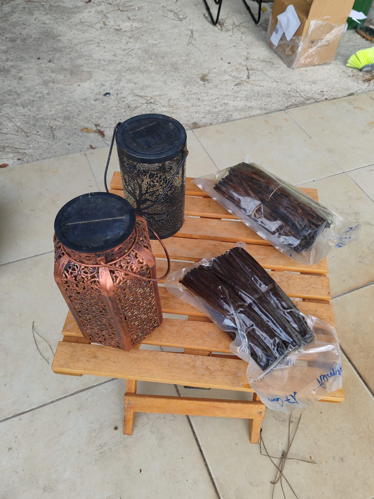 Vanilla sample bags displayed with decorative lanterns